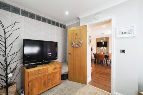 Second Cosy Living Room - Ideal Play Room/Office