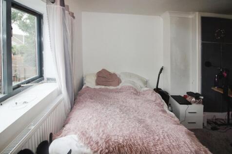 Bedroom 2.JPG