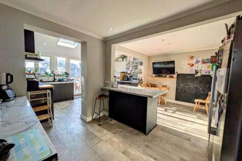 Kitchen, Breakfast &amp; Dining