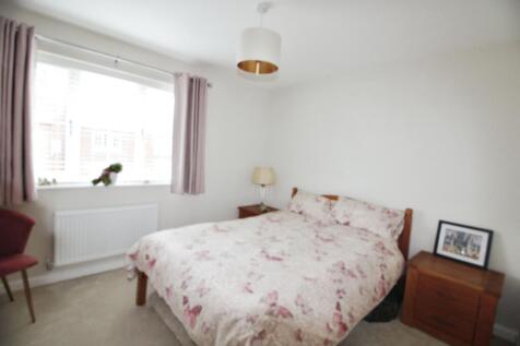 Front Bedroom..JPG