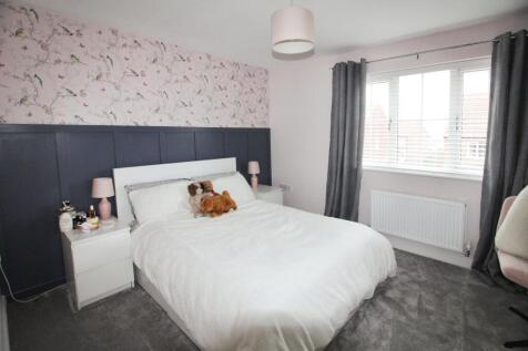 Bedroom 2 to rear..JPG