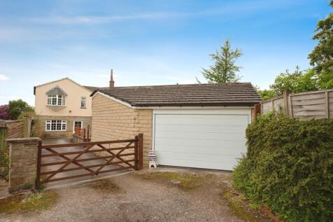 Detached Garage/ Workshop