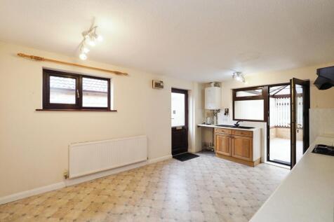 Fantastic sized Kitchen/Dining!