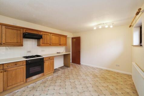Fantastic sized Kitchen/Dining!