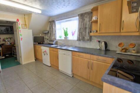 KITCHEN (R)