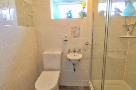 GROUND FLOOR SHOWER ROOM