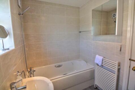 BATHROOM (R)