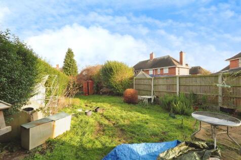 Large private rear garden