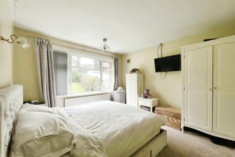 Bedroomone.jpg