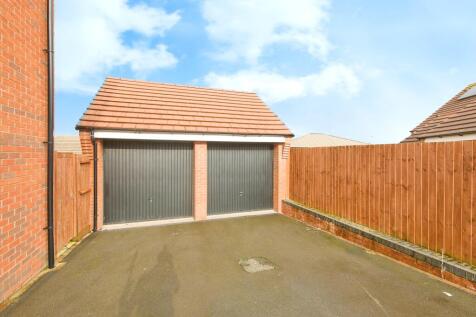 Double Garage &amp; Parking
