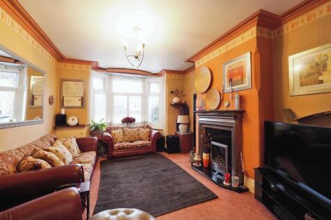 Fantastic living space - Dining and Lounge