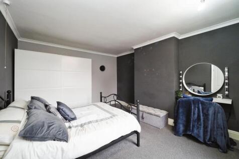Large Double Bedroom
