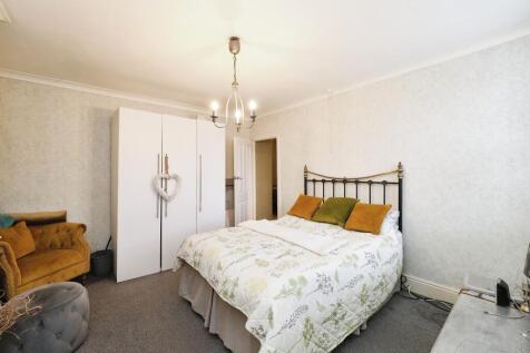 Large Double Bedroom