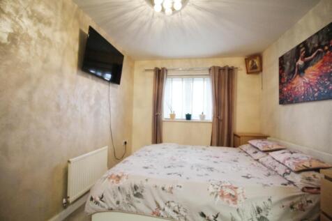 Bedroom 1.JPG