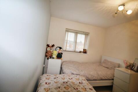 Bedroom 2.JPG