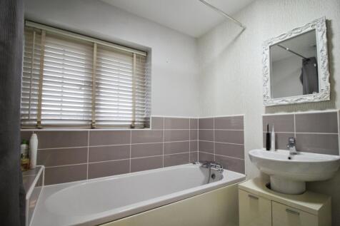 Bathroom.JPG