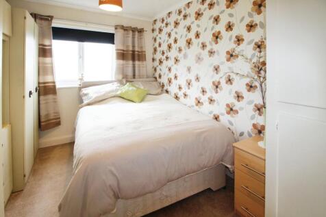 Bedroom 2.JPG