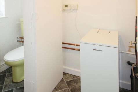 Downstairs WC Aand utility space.JPG