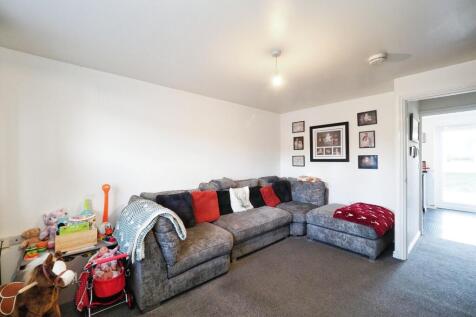 Contemporary and Cosy Lounge