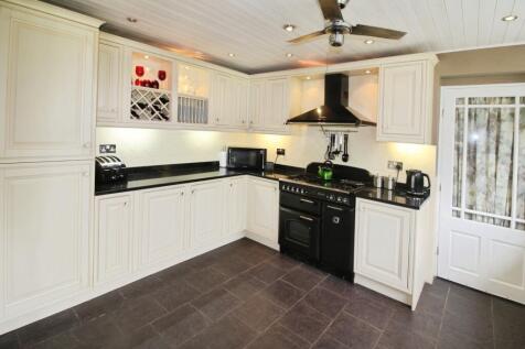 Kitchen..JPG