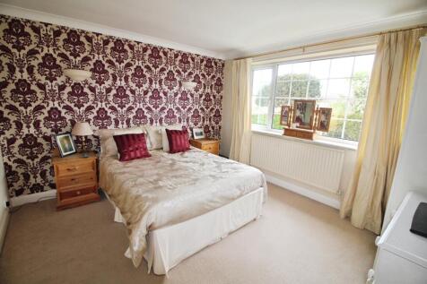 Bedroom..JPG