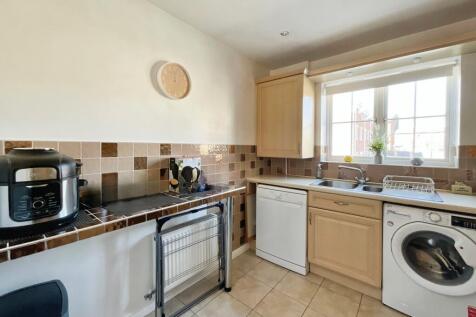 Kitchen2.jpg