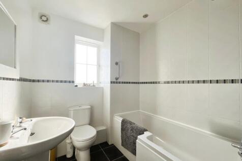 Bathroom.jpg