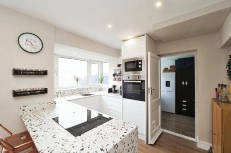 Stunning Airy Open Plan Kitchen/Dining