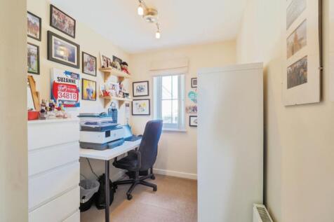 34whinneymoorwayretforddn227bl-023