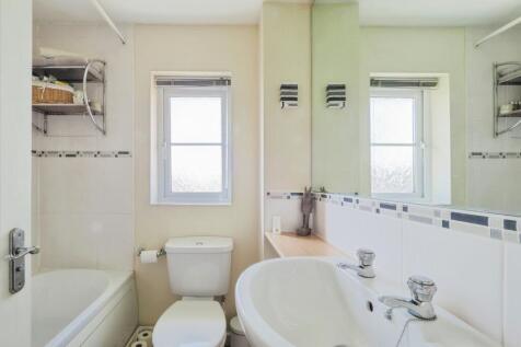 34whinneymoorwayretforddn227bl-017