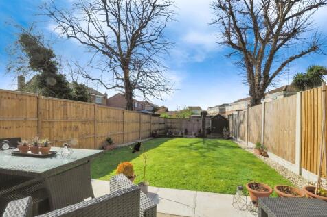34whinneymoorwayretforddn227bl-001