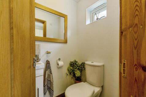 Cloak room wc