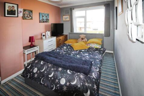 Bedroom 2.JPG