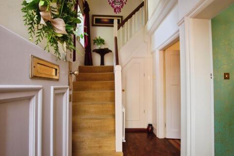 Warm and Welcoming Entrance Hallway
