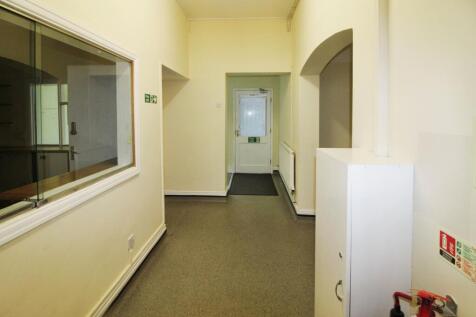 Hallway..JPG