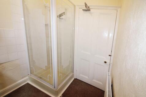 Bathroom 1.JPG