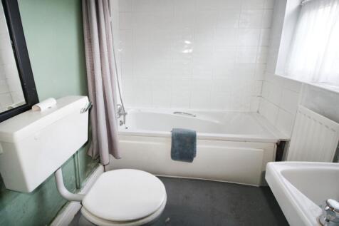 Bathroom.JPG