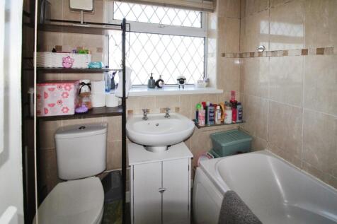 Bathroom.JPG