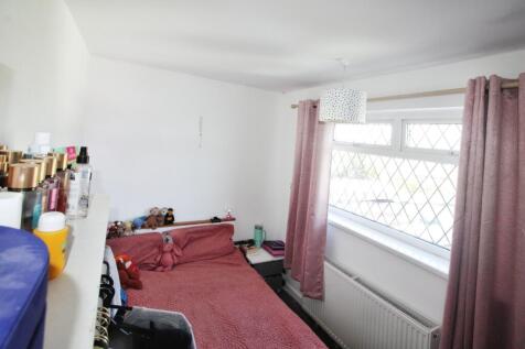 Bedroom 2.JPG