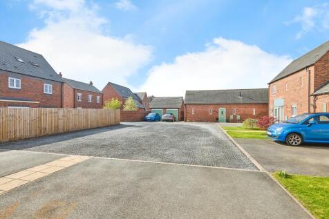 Parking And Courtyard