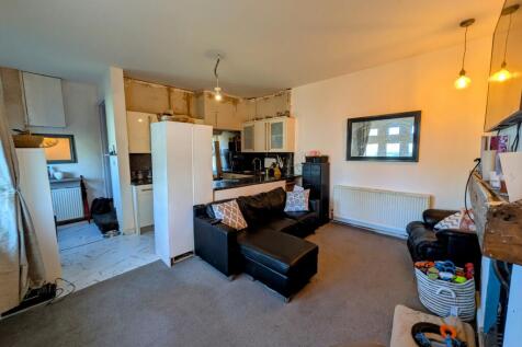 Lounge &amp; Kitchen