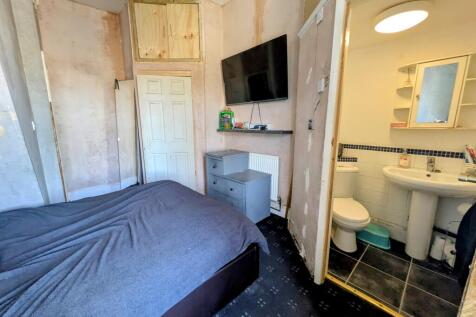 Master Bedroom &amp; En suite