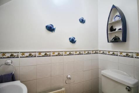 Ground Floor WC First Ave