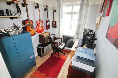 Bedroom 3.JPG