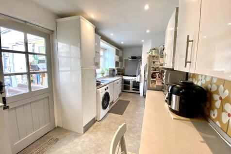 Dining kitchen