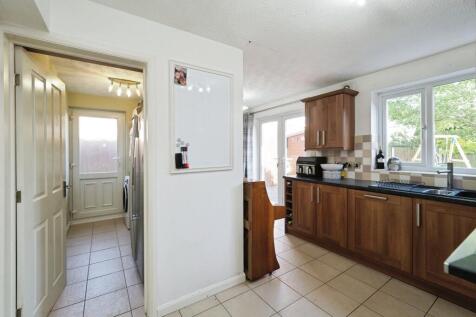 Modern Kitchen/Breakfast Room With separate Utility