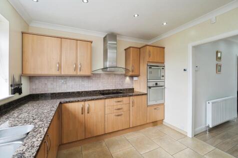 Great sized modern kitchen