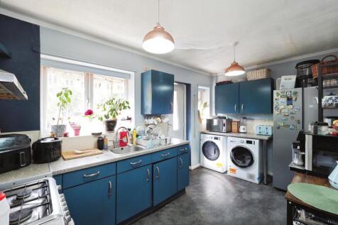 Kitchen/Dining Space