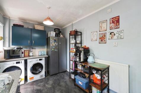 Kitchen/Dining Space