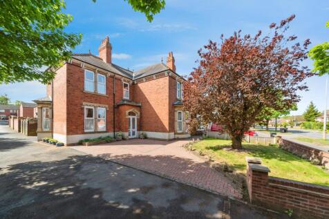 303_harlaxton_road-45